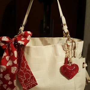 ♀️Coach Rare Peyton Embossed Exotic Tote♀️